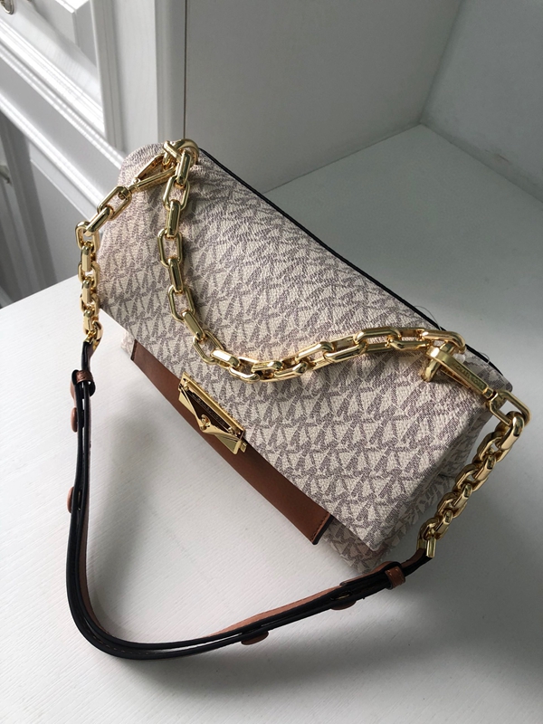 マイケルコースバッグ内部構造